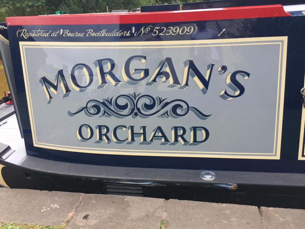 Completed Narrowboat Exterior and Paintwork by Midway Boats Group.