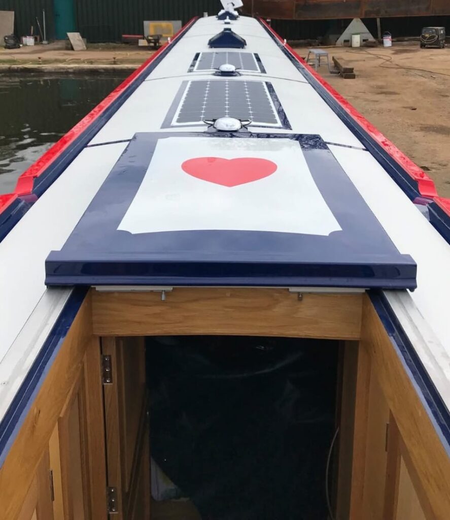 Completed Narrowboat Exterior and Paintwork by Midway Boats Group.