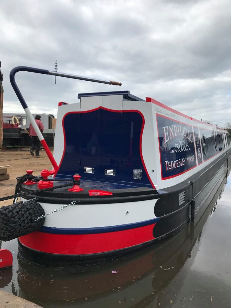 Completed Narrowboat Exterior and Paintwork by Midway Boats Group.