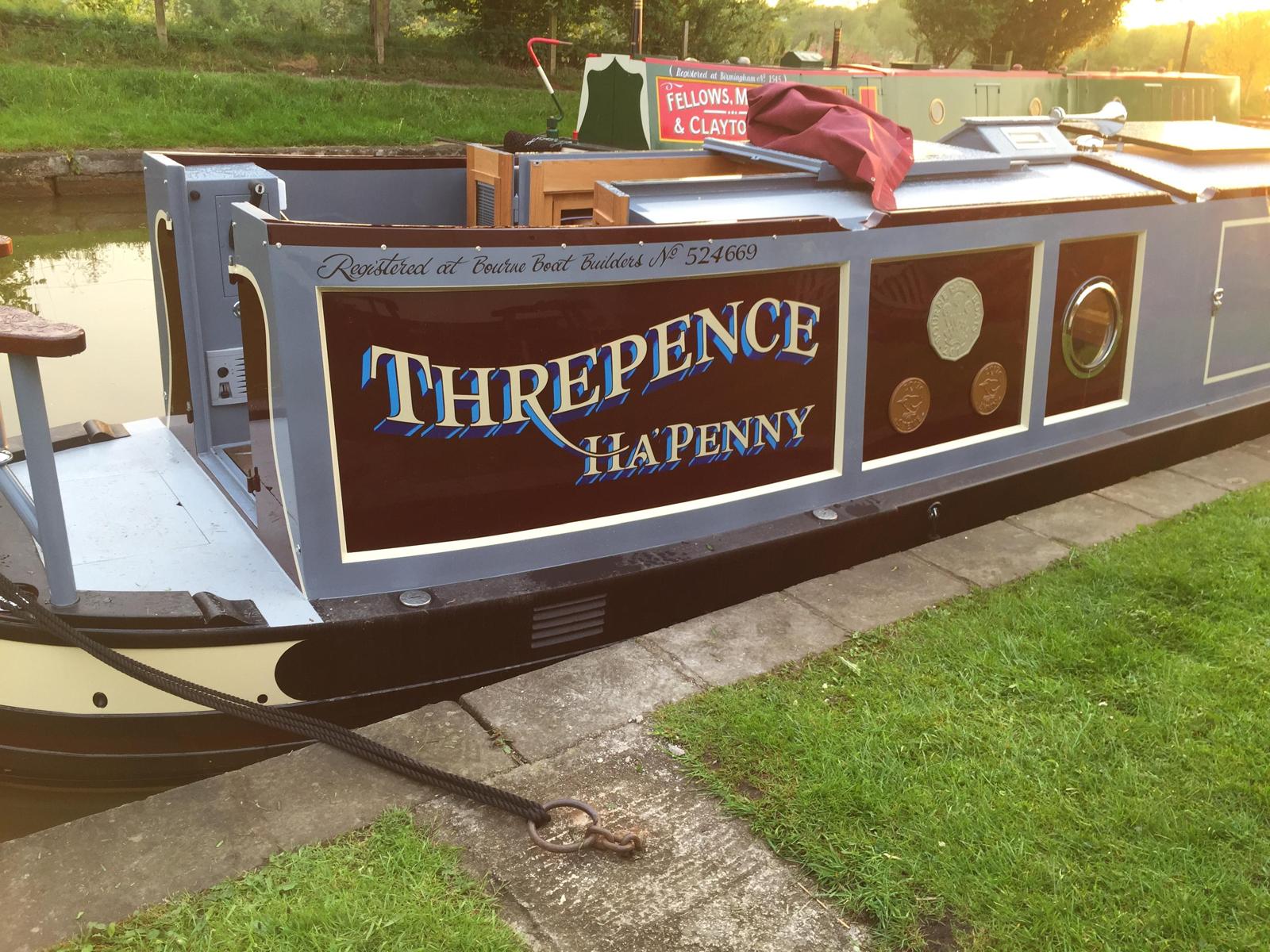 Completed Narrowboat Exterior and Paintwork by Midway Boats Group.