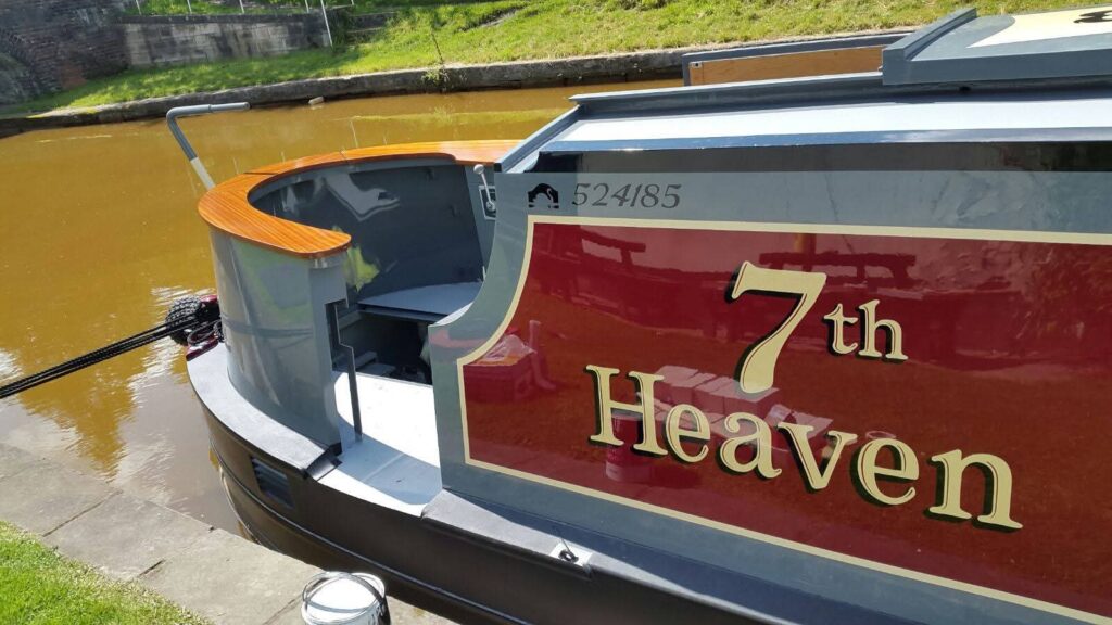 Completed Narrowboat Exterior and Paintwork by Midway Boats Group.