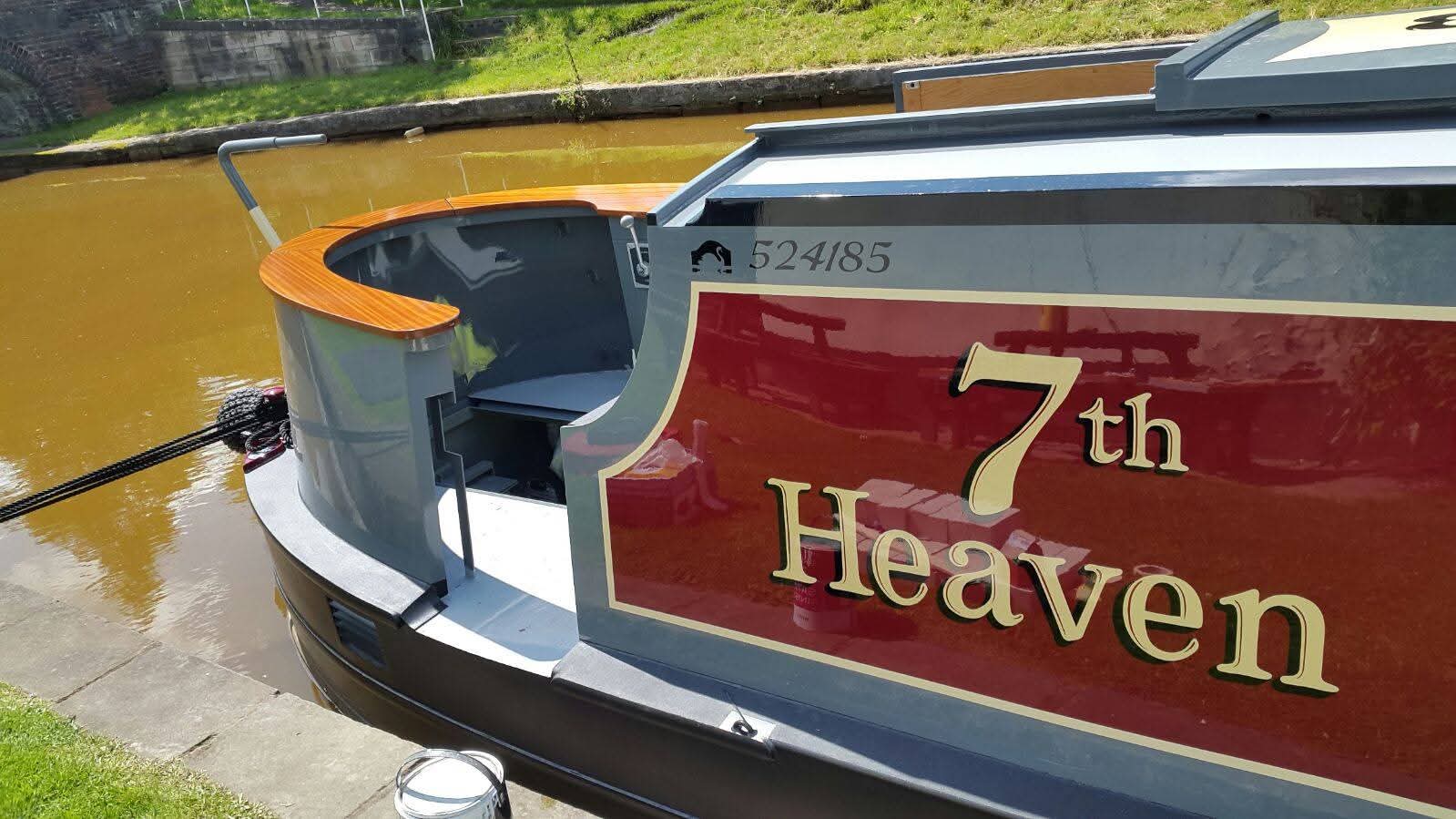 Completed Narrowboat Exterior and Paintwork by Midway Boats Group.