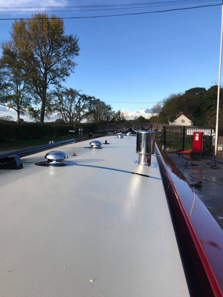 Completed Narrowboat Exterior and Paintwork by Midway Boats Group.