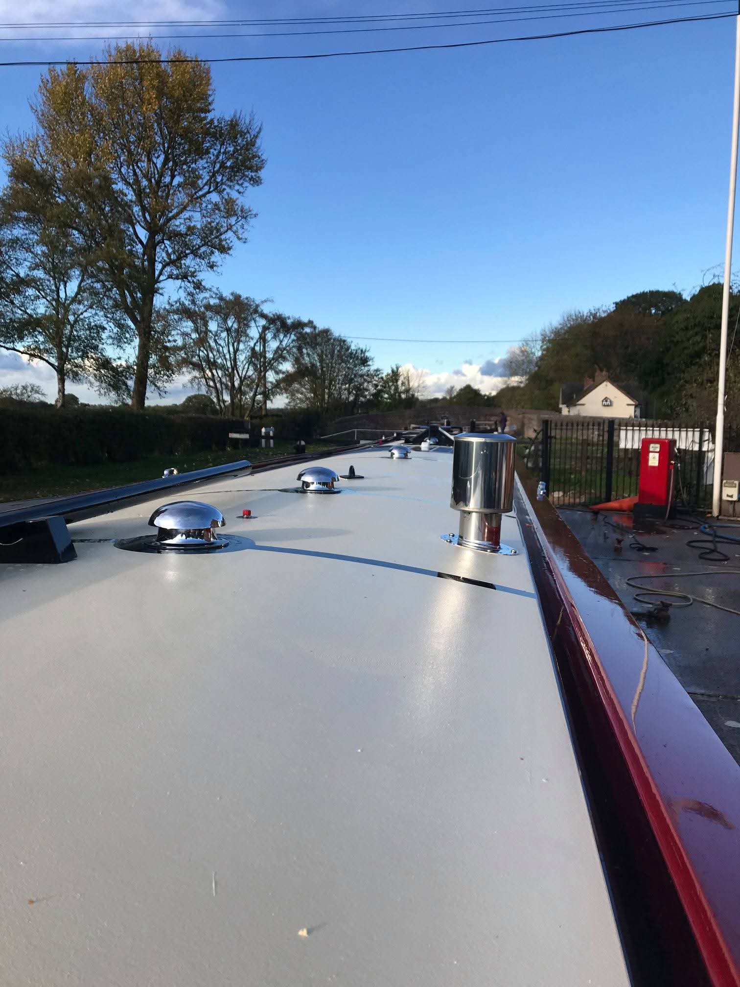 Completed Narrowboat Exterior and Paintwork by Midway Boats Group.